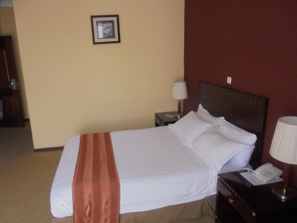 Soramba Hotel Business Plc Addis Ababa Exterior photo